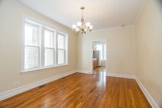 3033 W Gunnison St in Chicago, IL - Building Photo - Building Photo
