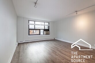 445 W Wellington Ave in Chicago, IL - Foto de edificio - Building Photo