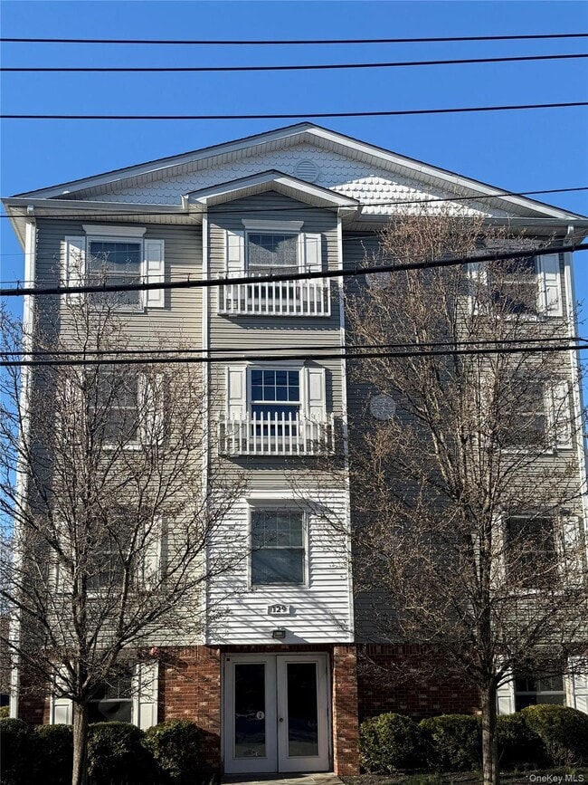 property at 129 New St