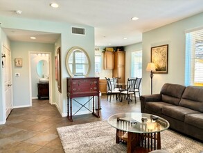 1428 Windshore Way in Oxnard, CA - Building Photo - Building Photo