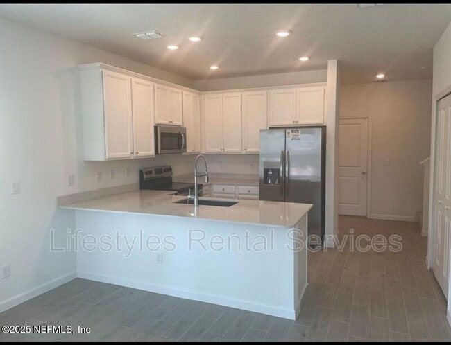 property at 27 Bramble Ct