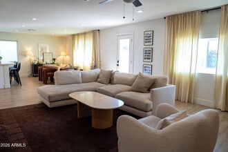 8701 E Chaparral Rd in Scottsdale, AZ - Building Photo - Building Photo