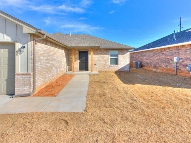 1702 Highland Loop in Guthrie, OK - Building Photo - Building Photo