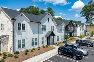 Kinwood Union City in Atlanta, GA - Building Photo - Building Photo