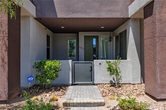 1254 Venue St in Las Vegas, NV - Foto de edificio - Building Photo