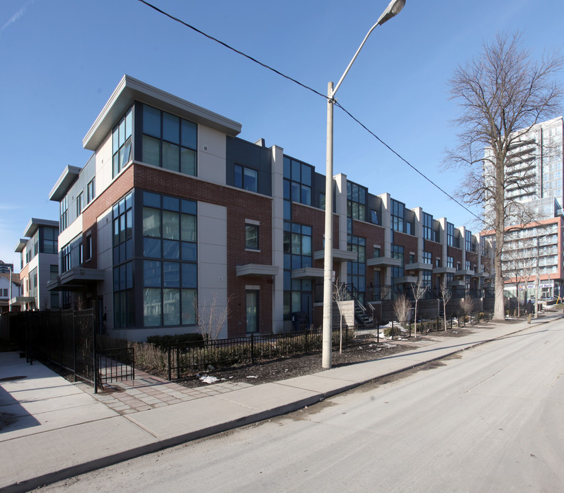 42-68 Regent St in Toronto, ON - Building Photo