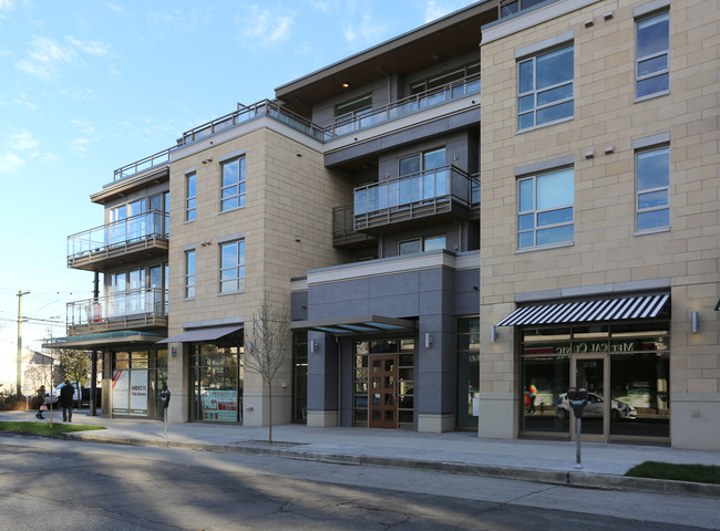 The Kerrisdale Gardens in Vancouver, BC - Building Photo - Building Photo