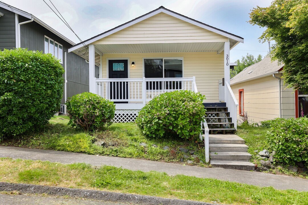 3010 Gedney St in Everett, WA - Building Photo