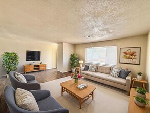 2 Alan Shepard Rd in Pueblo, CO - Building Photo - Building Photo