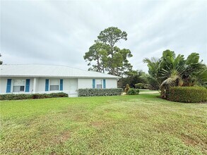 27595 Imperial River Rd in Bonita Springs, FL - Building Photo - Building Photo