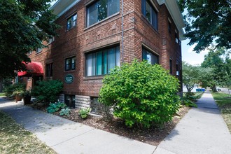 Portland Villas 1985 in St. Paul, MN - Foto de edificio - Building Photo