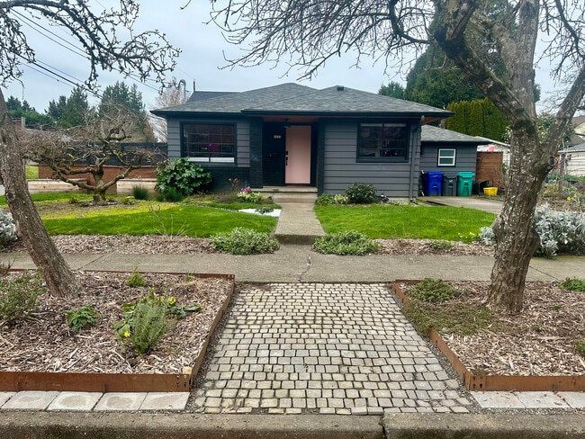 property at 2833 SE 45th Ave