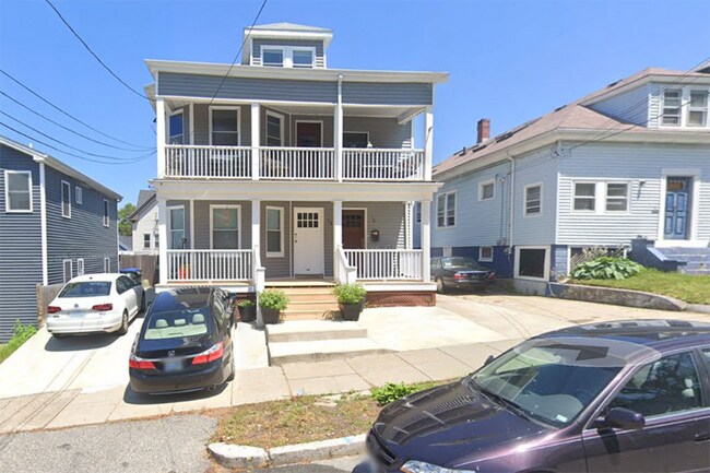 68 Duncan Ave in Providence, RI - Foto de edificio - Building Photo