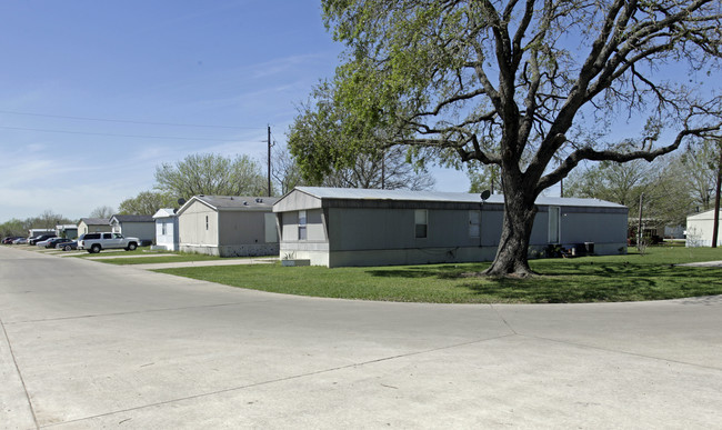 Cookson Mobile Home Park in Brookshire, TX - Building Photo - Building Photo