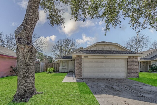 10927 Spanish Grant Dr in Sugar Land, TX - Building Photo - Building Photo
