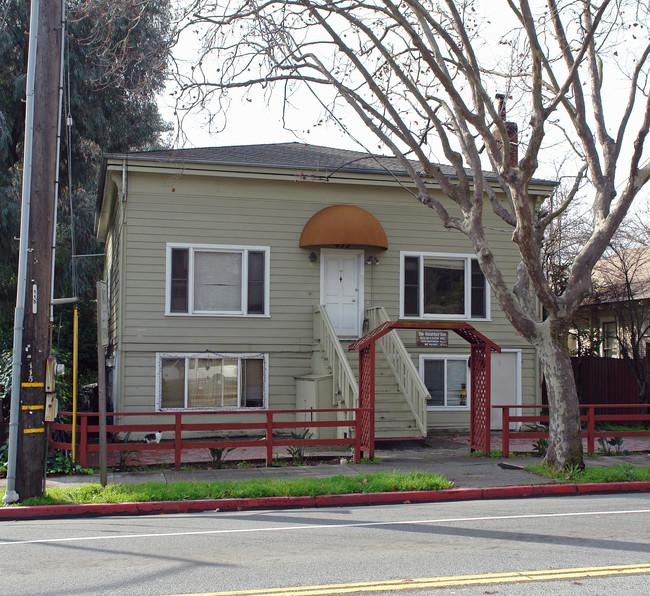 633 Mission Ave in San Rafael, CA - Foto de edificio - Building Photo