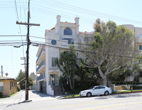 11852 Washington Pl in Mar Vista, CA - Foto de edificio - Building Photo