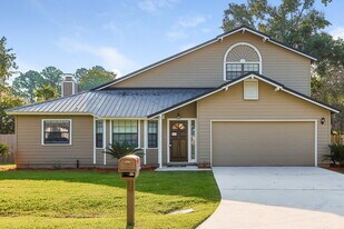 6145 Island Forest Dr in Fleming Island, FL - Building Photo