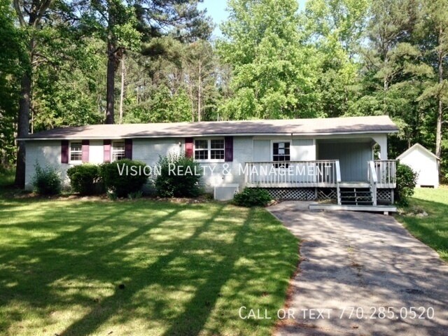 65 Kimberly Dr in Carrollton, GA - Building Photo