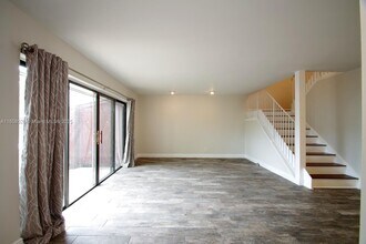3010 Willow Ln in Hollywood, FL - Building Photo - Building Photo
