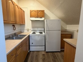 2920 NE Riverside Ave in Pendleton, OR - Foto de edificio - Building Photo