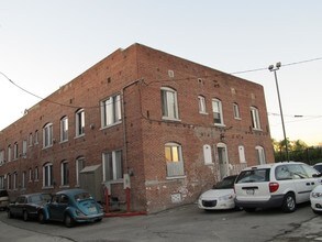 642 Plymouth Blvd in Los Angeles, CA - Foto de edificio - Building Photo