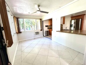 2900 NW 83rd Terrace in Sunrise, FL - Building Photo - Building Photo