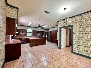 627 W Main St in Gonzales, LA - Building Photo - Building Photo