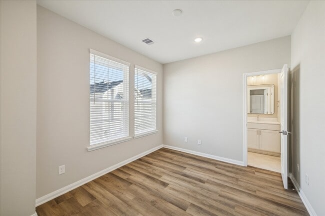 8127 Esther Acres Ln