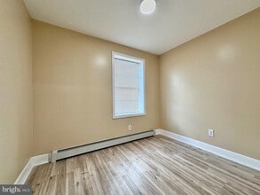 23 Lily St in Trenton, NJ - Building Photo - Building Photo