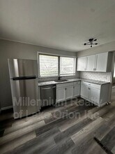 22011 Fern St in Oak Park, MI - Building Photo - Building Photo