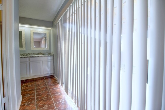 11842 Spring Grove Dr