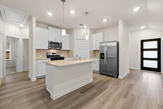 9418 Herons Preserve in Shenandoah, TX - Building Photo - Building Photo