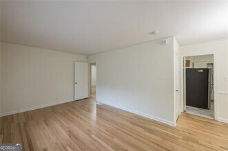 2293 Vistamont Dr in Decatur, GA - Building Photo - Building Photo