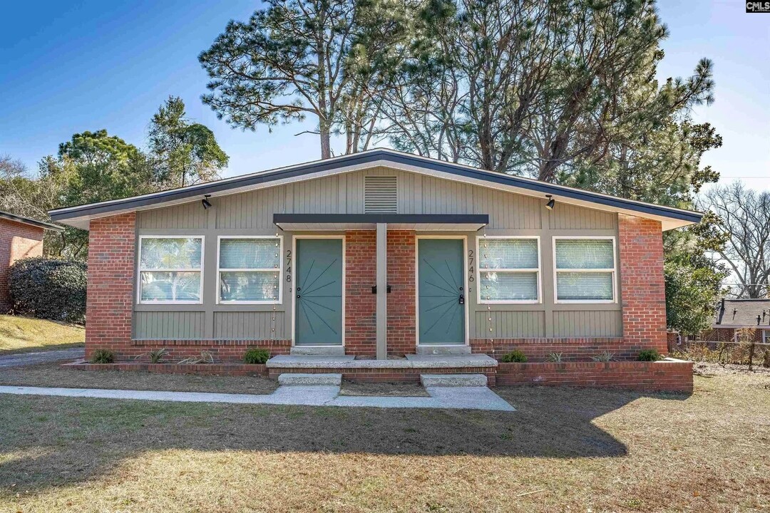 2746 Montgomery Ave in Columbia, SC - Foto de edificio