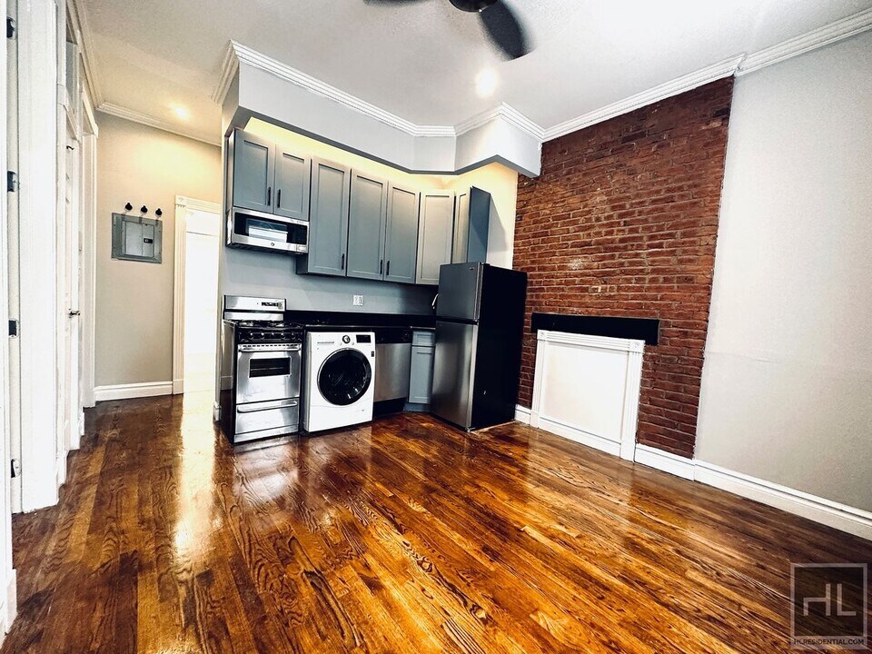 CLINTON ST. in New York, NY - Building Photo