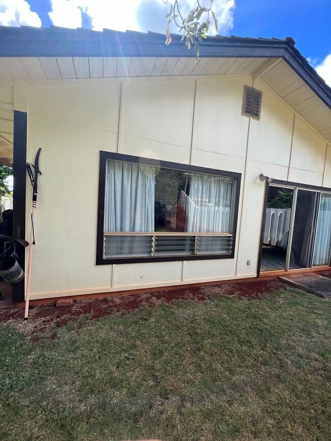 94-1136-1136 Pulai St in Waipahu, HI - Building Photo - Building Photo