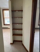 34 Mechanic St, Unit 1 in Leicester, MA - Foto de edificio - Building Photo