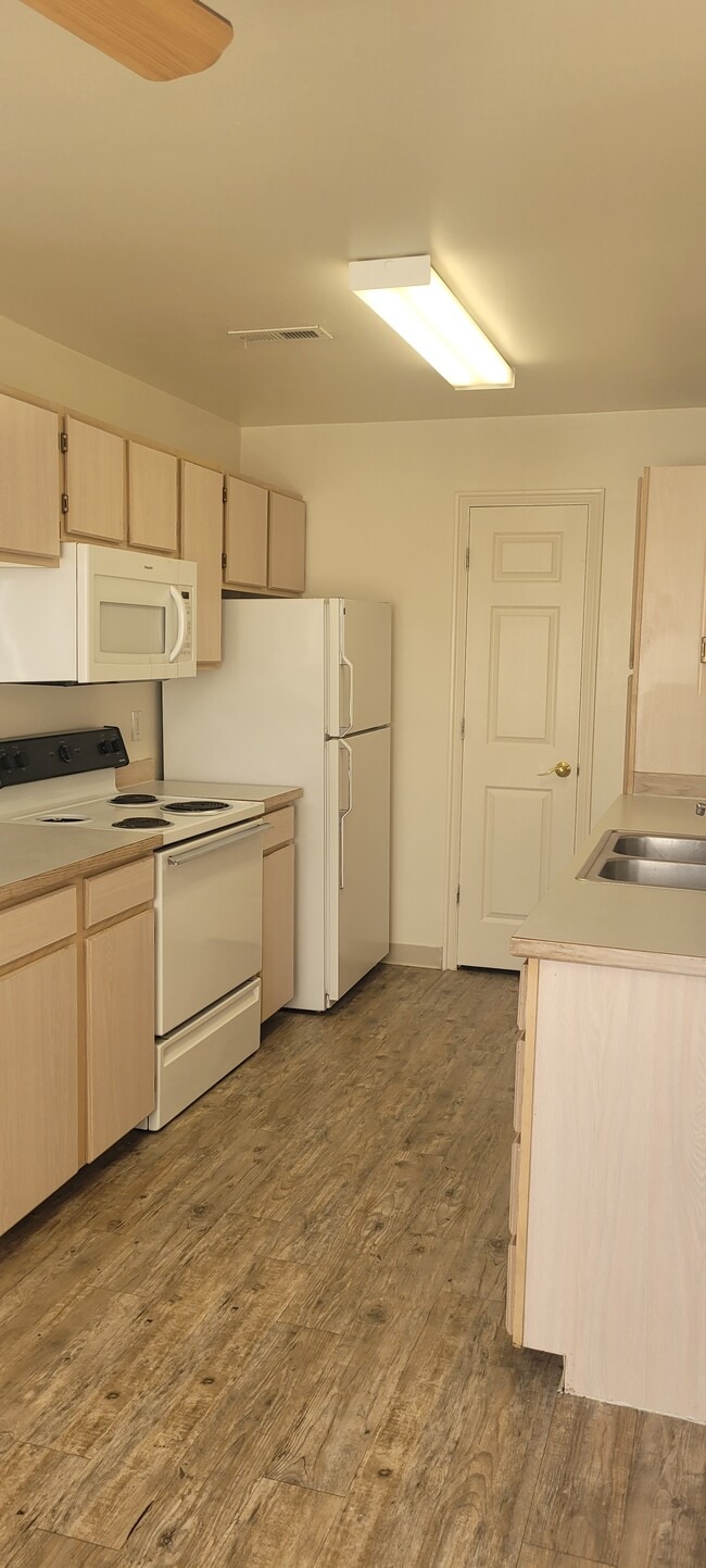property at 451 N 7th E