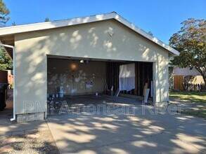 2621 Cadjew Ave in Sacramento, CA - Building Photo - Building Photo