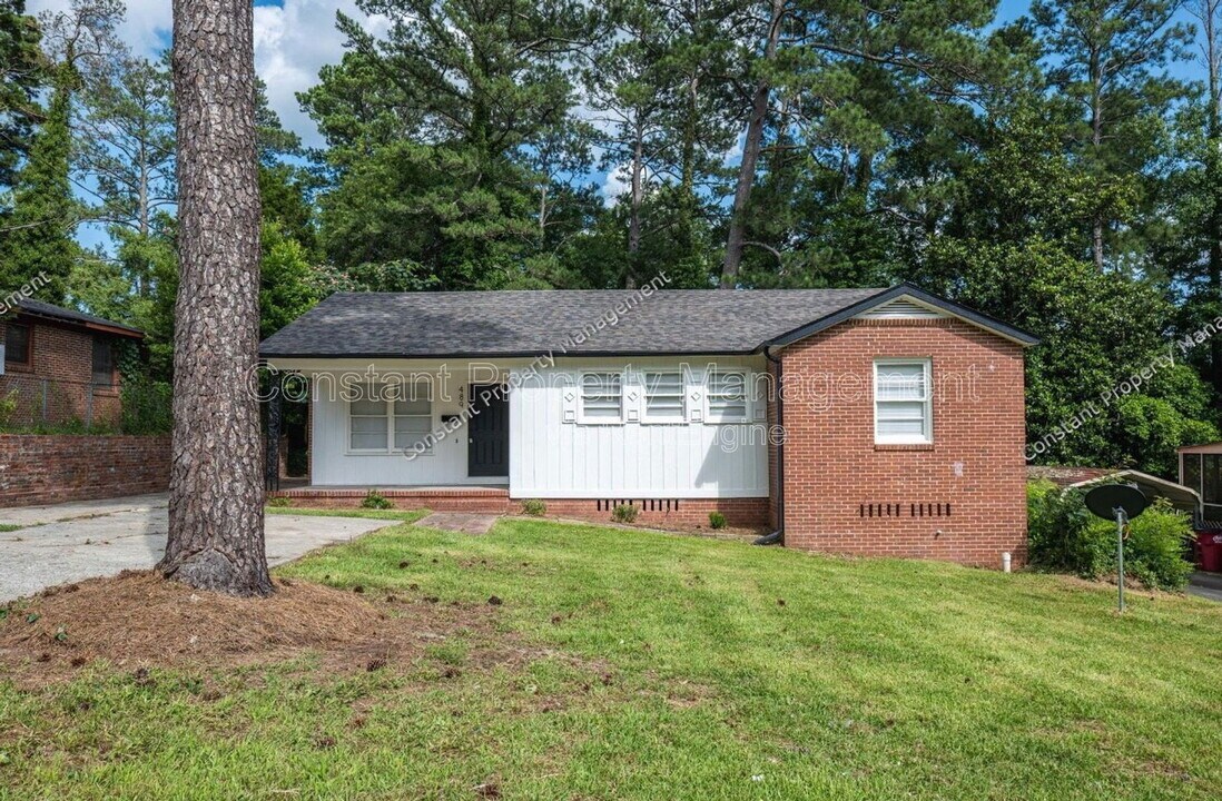 489 Forest Ave in Macon, GA - Building Photo
