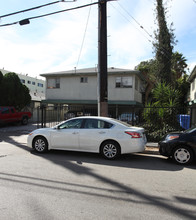 1345-1347 N Las Palmas Ave in Los Angeles, CA - Foto de edificio - Building Photo