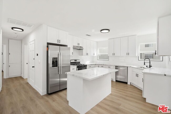property at 1647 Selby Ave