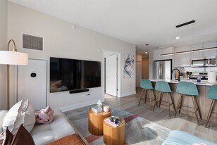 1125 W Van Buren St in Chicago, IL - Building Photo