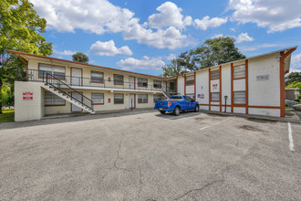 Cambridge Apartments in Daytona Beach, FL - Building Photo - Other