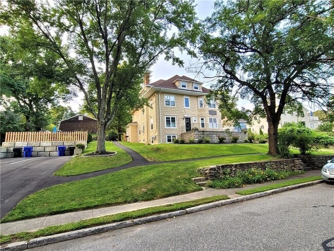 141 Bourne Ave in East Providence, RI - Building Photo - Building Photo