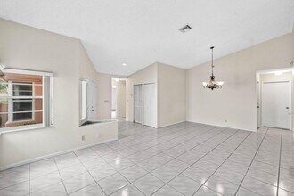 10001 Country Brook Rd in Boca Raton, FL - Building Photo - Building Photo