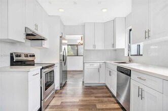 8931 SW 182nd Terrace in Palmetto Bay, FL - Building Photo - Building Photo