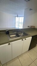6955 NW 186th St, Unit F505 in Hialeah, FL - Building Photo - Building Photo