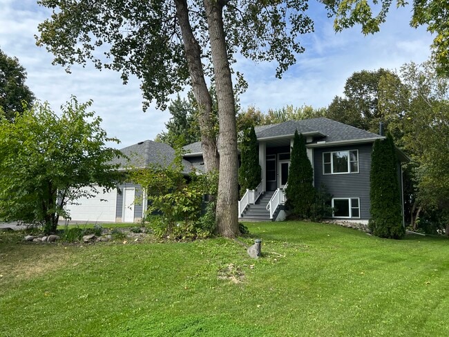 property at 118 S Shannon Dr